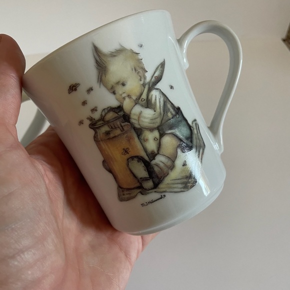 M.J. Hummel Mugs Hansel and Gretel + Honey Lovers - Picture 4 of 14